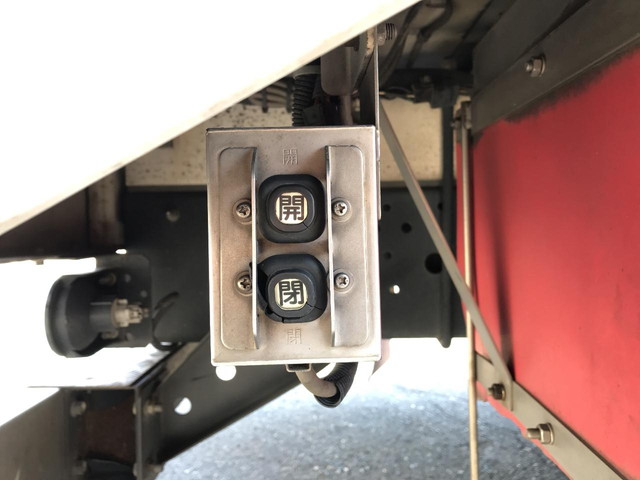 いすゞフォワードアルミウイング中型（4t）[写真20]