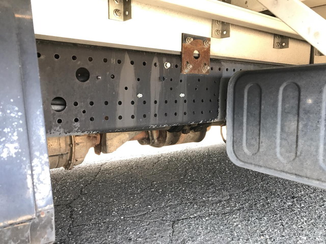 いすゞフォワードアルミウイング中型（4t）[写真21]