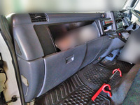 三菱ふそうキャンターアルミウイング小型（2t・3t）[写真16]