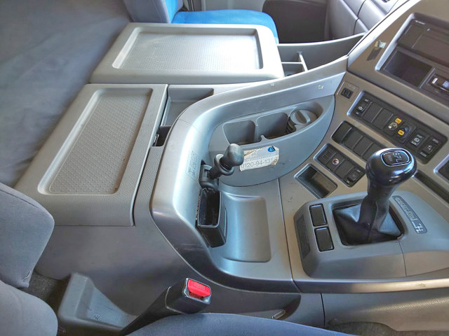 UDトラックスクオンヒップリフター大型（10t）[写真33]