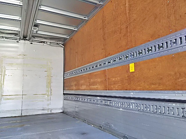 三菱ふそうキャンターアルミウイング小型（2t・3t）[写真13]