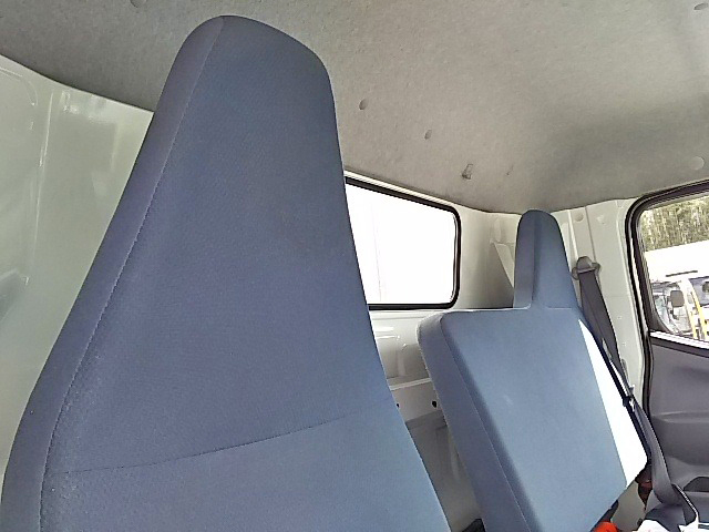 三菱ふそうキャンターアルミウイング小型（2t・3t）[写真26]