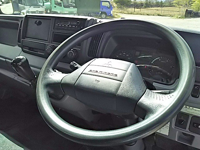 三菱ふそうキャンターアルミウイング小型（2t・3t）[写真32]