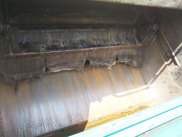 日野デュトロパッカー車（塵芥車）中型（4t）[写真15]