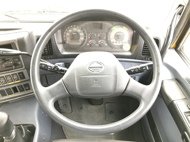 日野プロフィアトレーラーヘッド（トラクターヘッド）大型（10t）[写真37]