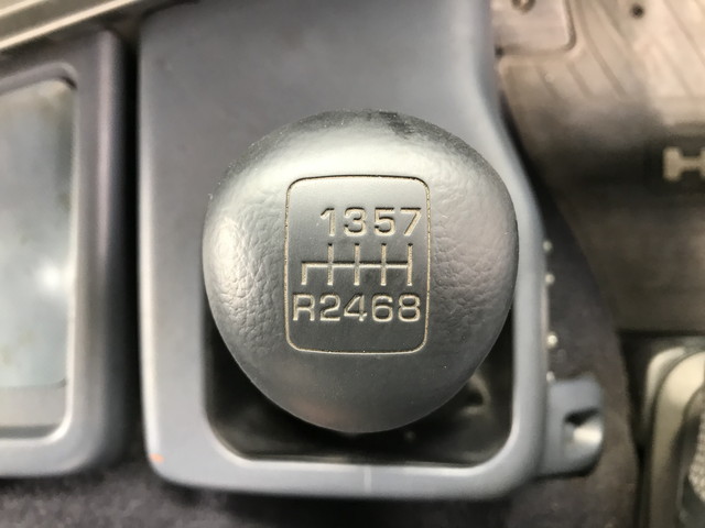 日野プロフィアトレーラーヘッド（トラクターヘッド）大型（10t）[写真38]