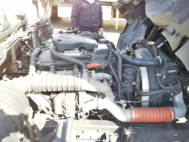 UDトラックスコンドルアルミブロック中型（4t）[写真12]