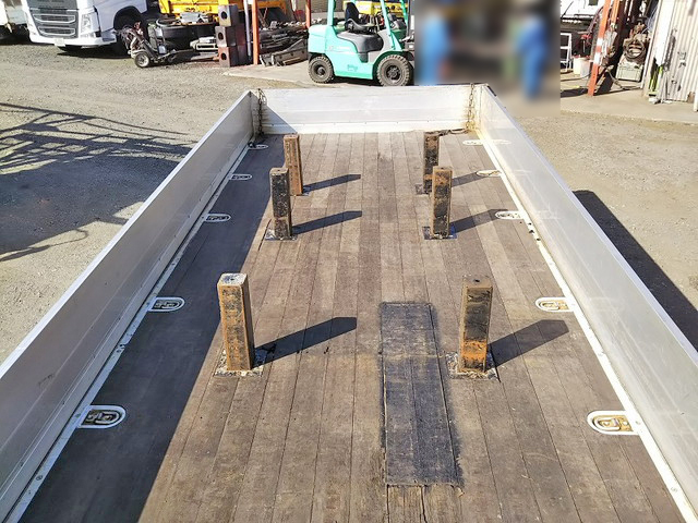 UDトラックスコンドルアルミブロック中型（4t）[写真07]