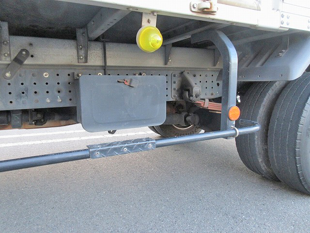 三菱ふそうキャンターアルミバン小型（2t・3t）[写真18]