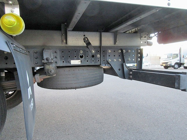 三菱ふそうキャンターアルミバン小型（2t・3t）[写真19]