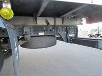 三菱ふそうキャンターアルミバン小型（2t・3t）[写真19]