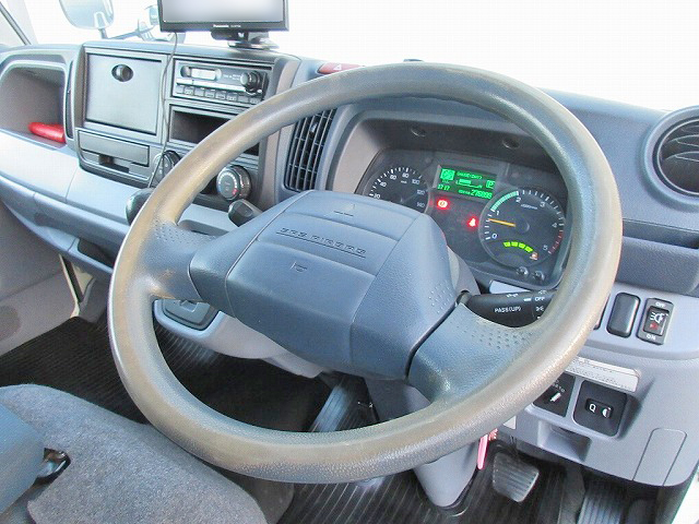 三菱ふそうキャンターアルミバン小型（2t・3t）[写真27]