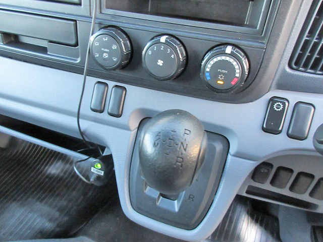 三菱ふそうキャンターアルミバン小型（2t・3t）[写真32]