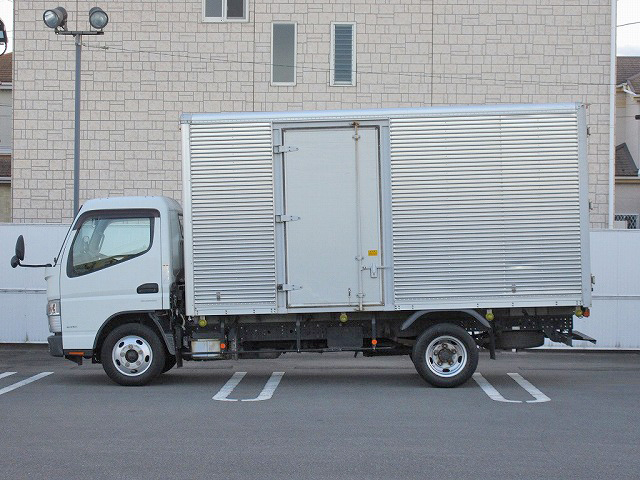 三菱ふそうキャンターアルミバン小型（2t・3t）[写真05]
