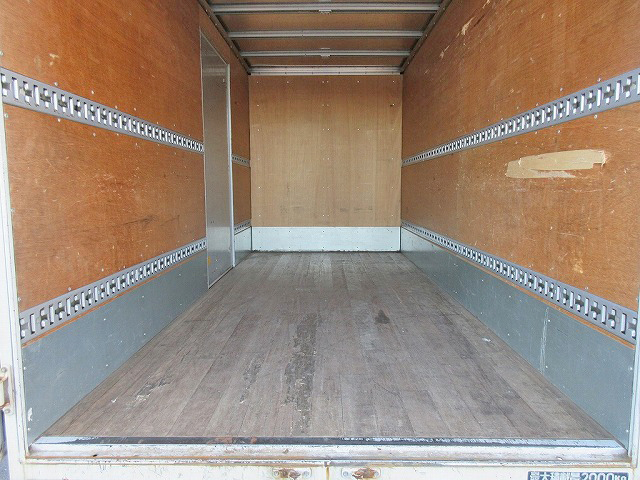 三菱ふそうキャンターアルミバン小型（2t・3t）[写真09]