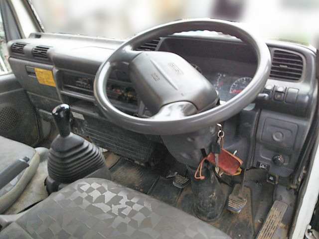 いすゞエルフダンプ小型（2t・3t）[写真16]