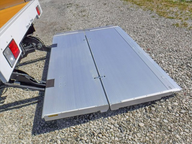 日野レンジャーアルミウイング中型（4t）[写真15]