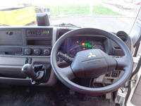 三菱ふそうキャンター平ボディ小型（2t・3t）[写真15]