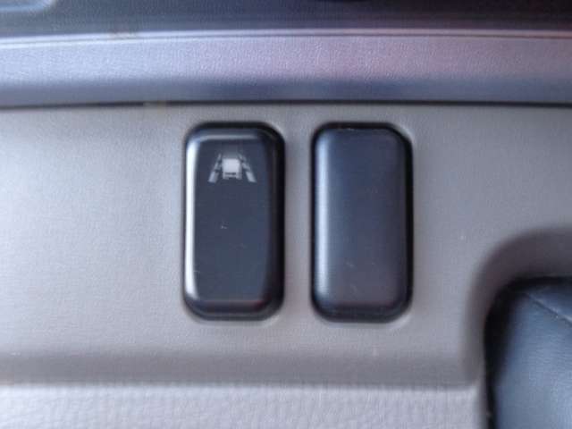 三菱ふそうキャンター平ボディ小型（2t・3t）[写真16]