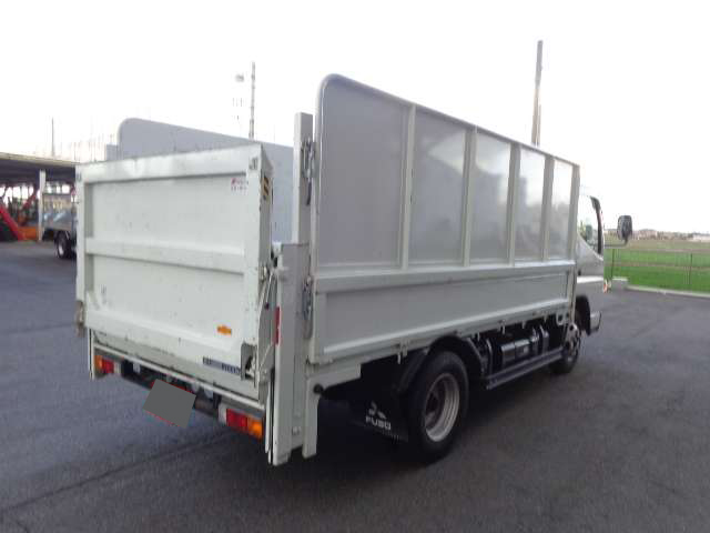 三菱ふそうキャンター平ボディ小型（2t・3t）[写真03]