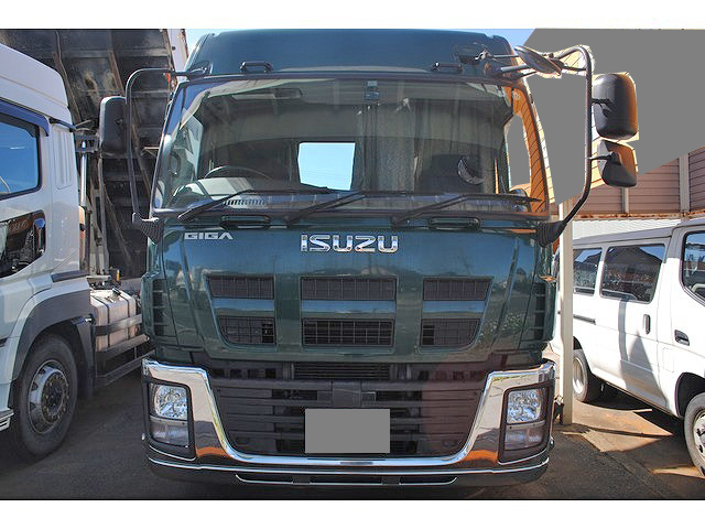 いすゞギガ トラクターヘッド4×2 1/50 イワ 1/50 6x4トラクタヘッド 352