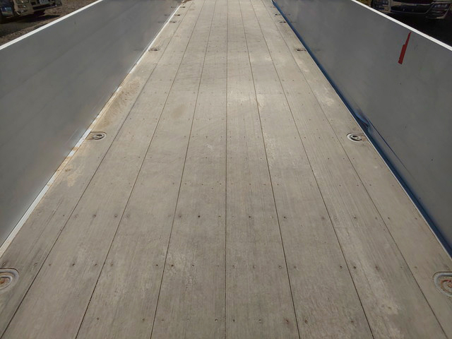 いすゞギガアルミブロック大型（10t）[写真10]