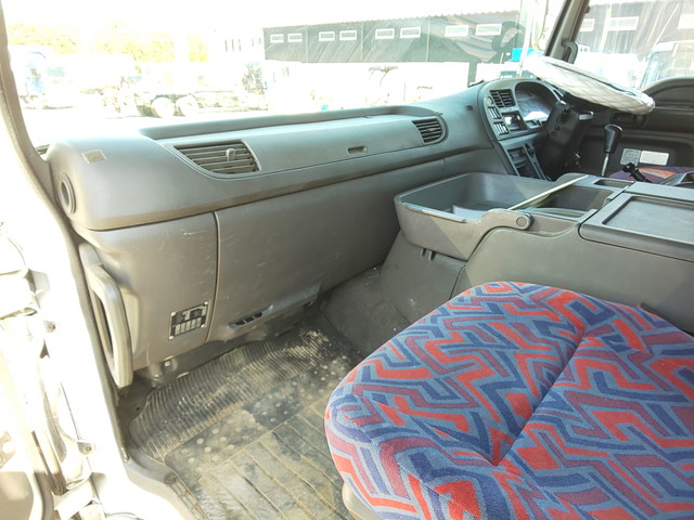 いすゞギガアルミブロック大型（10t）[写真29]