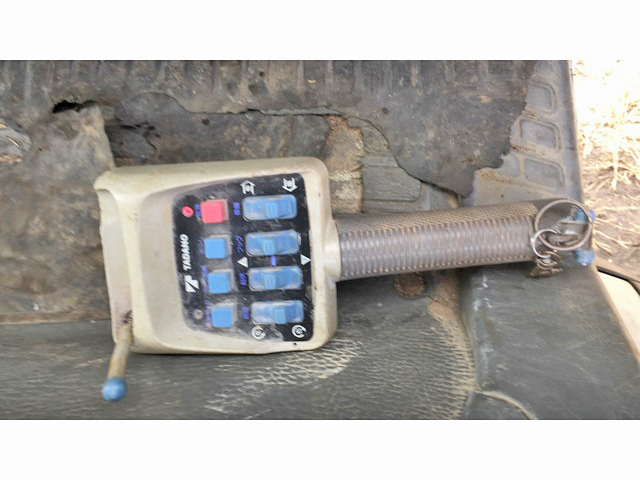 三菱ふそうキャンタークレーン3段小型（2t・3t）[写真16]