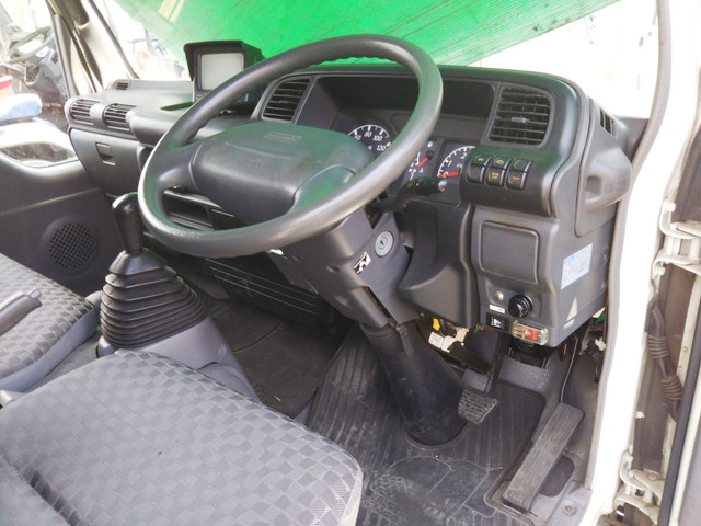 日産アトラスアルミバン小型（2t・3t）[写真33]