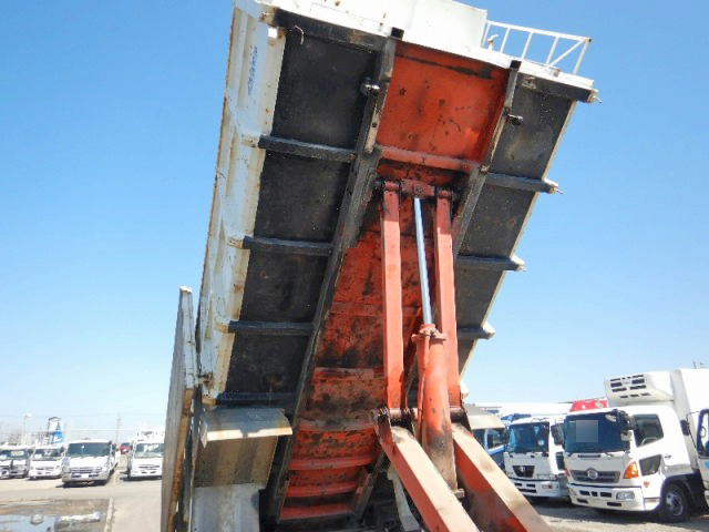 三菱ふそうファイター深ダンプ（土砂禁ダンプ）中型（4t）[写真13]