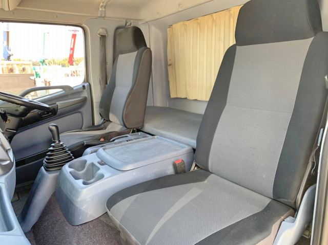 日野レンジャーアルミウイング中型（4t）[写真30]