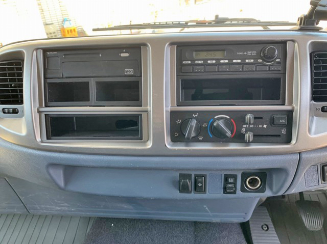 日野レンジャーアルミウイング中型（4t）[写真35]