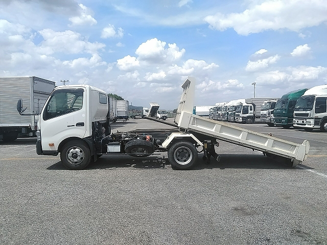 日野デュトロローダーダンプ小型（2t・3t）[写真06]