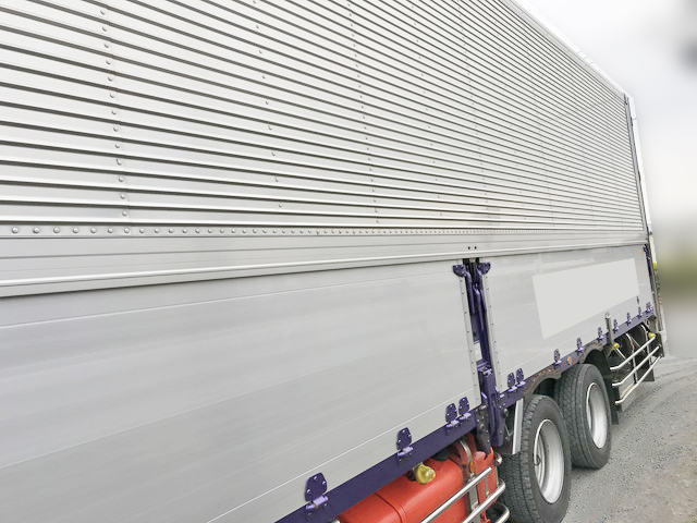 三菱ふそうスーパーグレートアルミウイング大型（10t）[写真07]