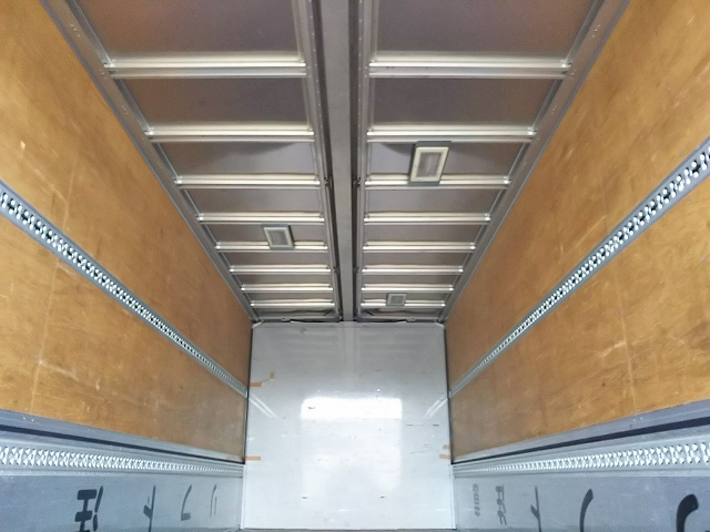 いすゞフォワードアルミウイング小型（2t・3t）[写真15]