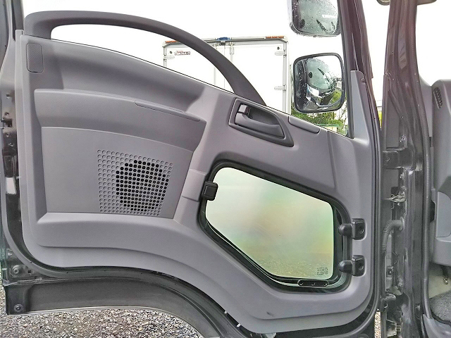 いすゞフォワードアルミウイング小型（2t・3t）[写真29]