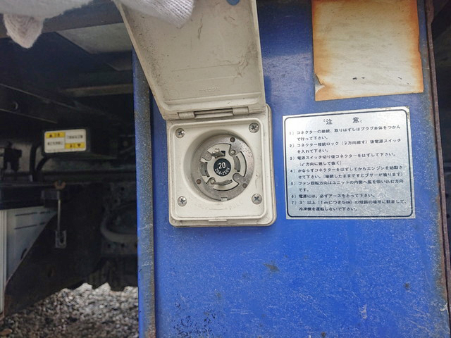 いすゞエルフ冷凍車（冷蔵車）小型（2t・3t）[写真13]