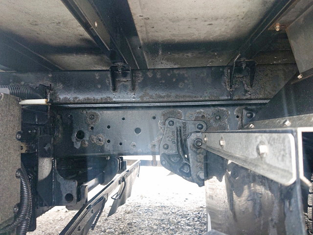 いすゞエルフ冷凍車（冷蔵車）小型（2t・3t）[写真17]