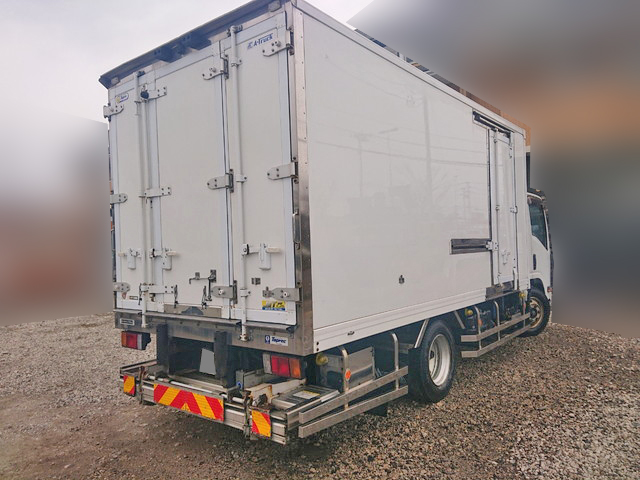 いすゞエルフ冷凍車（冷蔵車）小型（2t・3t）[写真02]