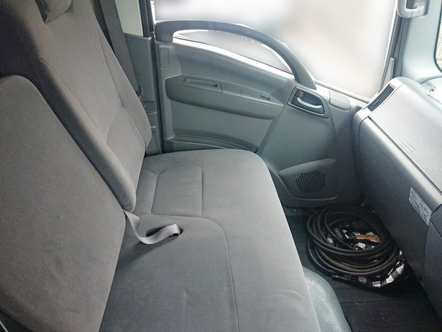 いすゞエルフ冷凍車（冷蔵車）小型（2t・3t）[写真24]