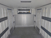 いすゞエルフ冷凍車（冷蔵車）小型（2t・3t）[写真07]