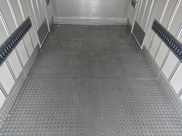 いすゞエルフ冷凍車（冷蔵車）小型（2t・3t）[写真08]