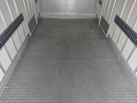 いすゞエルフ冷凍車（冷蔵車）小型（2t・3t）[写真08]