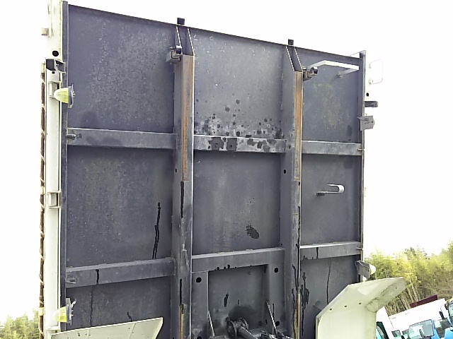 いすゞフォワードダンプ中型（4t）[写真12]