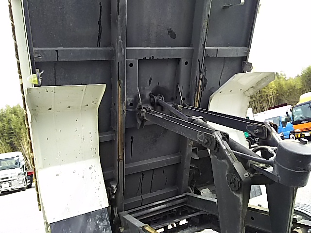 いすゞフォワードダンプ中型（4t）[写真13]