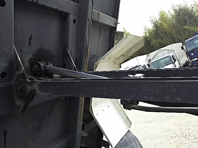 いすゞフォワードダンプ中型（4t）[写真14]