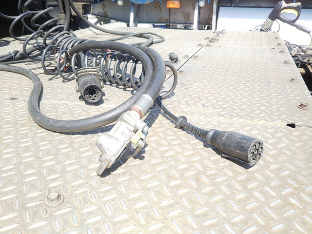 日野プロフィアトレーラーヘッド（トラクターヘッド）大型（10t）[写真07]