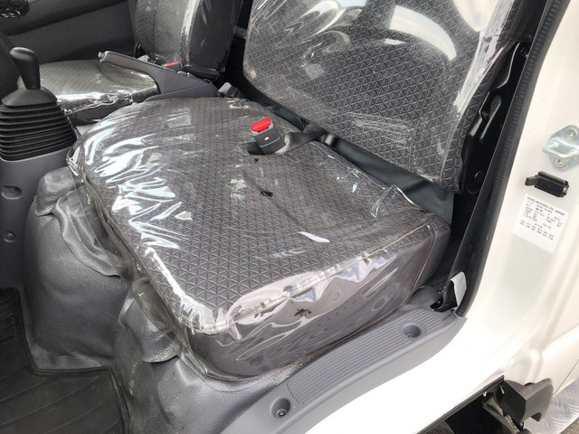 いすゞエルフダブルキャブ（Wキャブ）小型（2t・3t）[写真23]