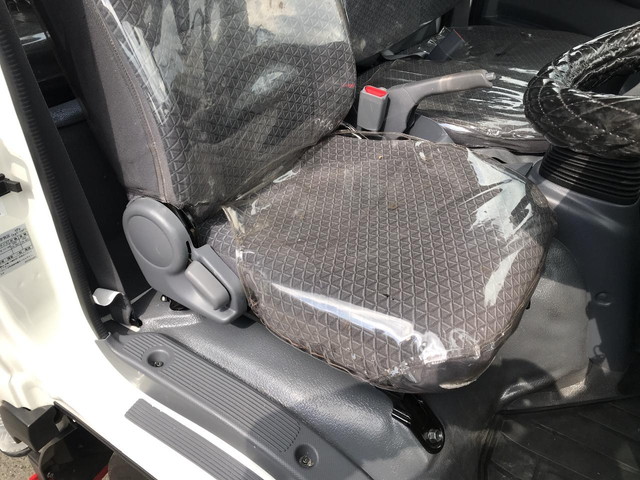 いすゞエルフダブルキャブ（Wキャブ）小型（2t・3t）[写真25]