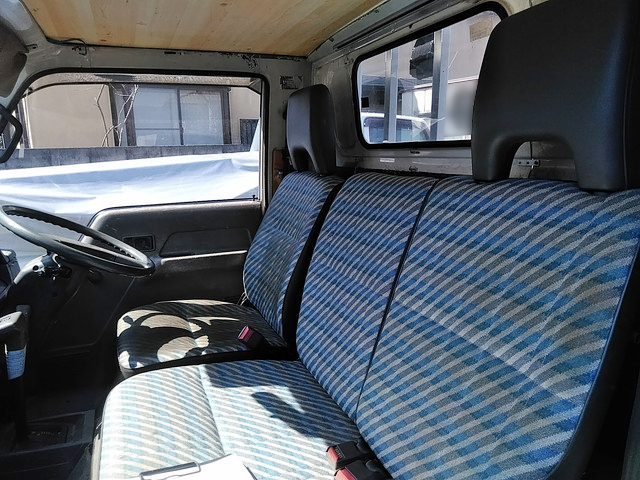 三菱ふそうキャンター平ボディ小型（2t・3t）[写真10]